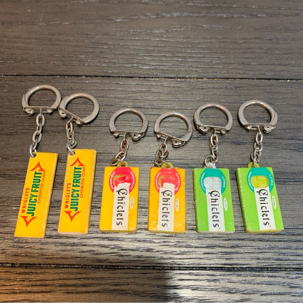 6 Vintage Wrigleys Gum Juicy Fruit, Chiclets Lemon & Pep Souvenir Keychains